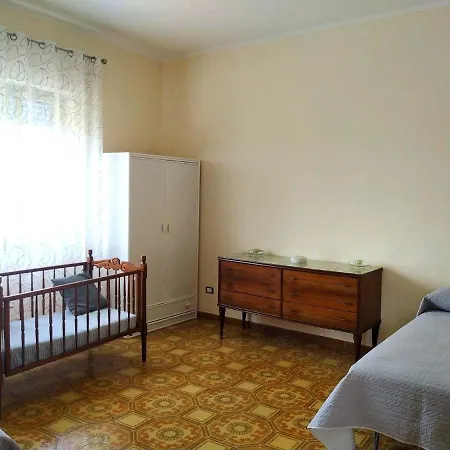 Country House And Orchard 5 Minutes From The Beach *
